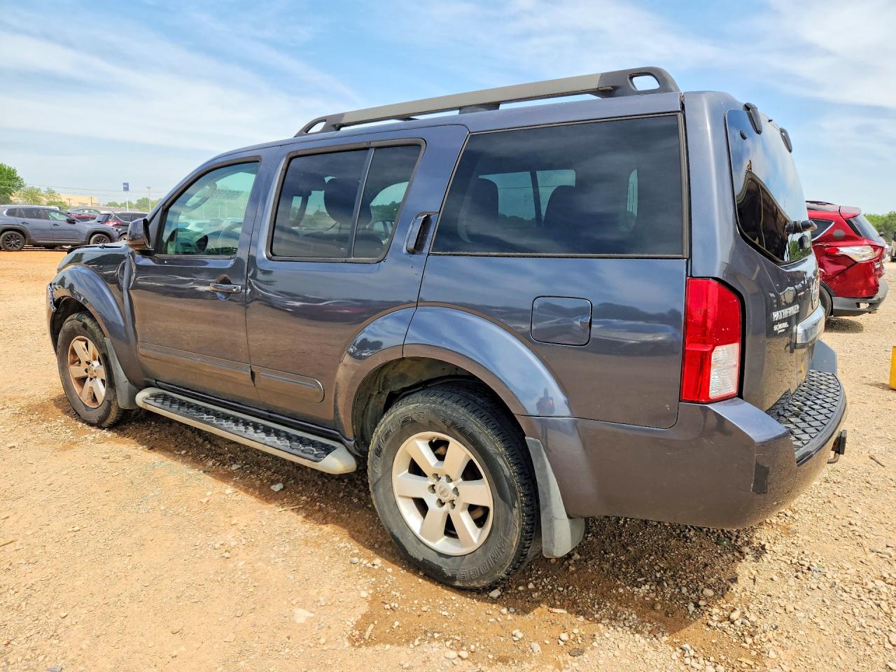 2012 NISSAN PATHFINDER S photo 4