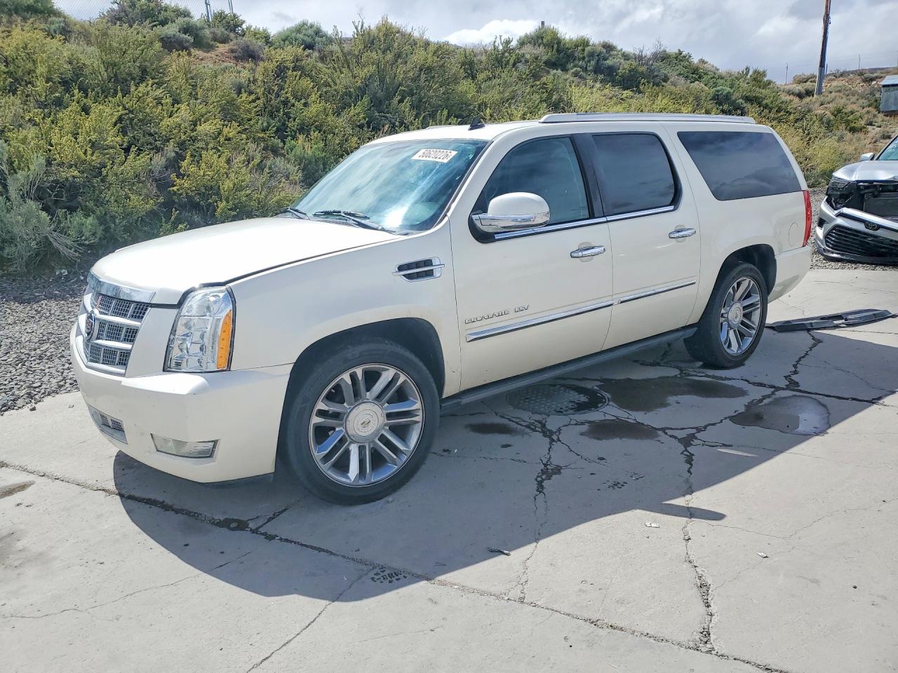 2011 CADILLAC ESCALADE
