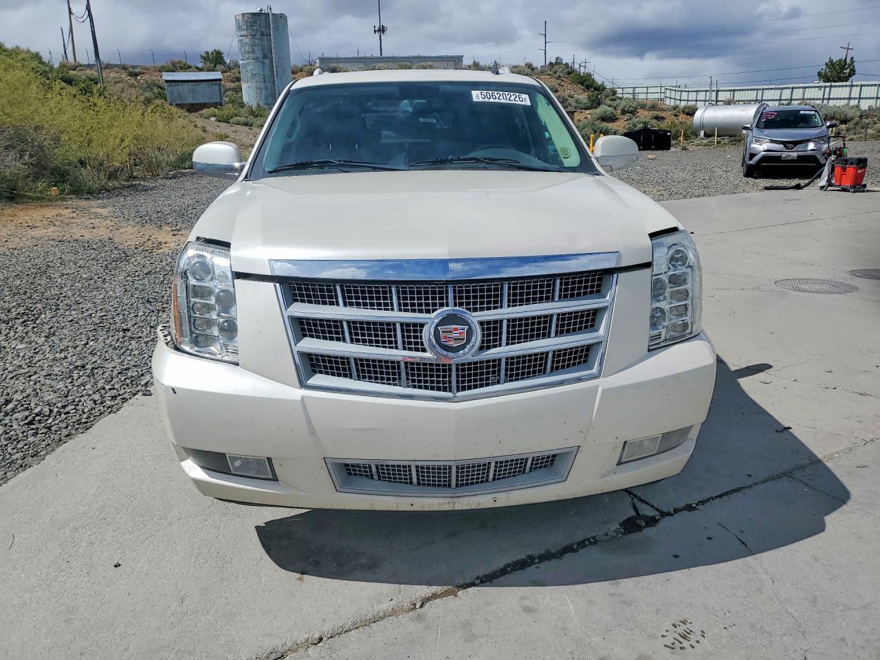 2011 CADILLAC ESCALADE ESV PLATINUM photo 9
