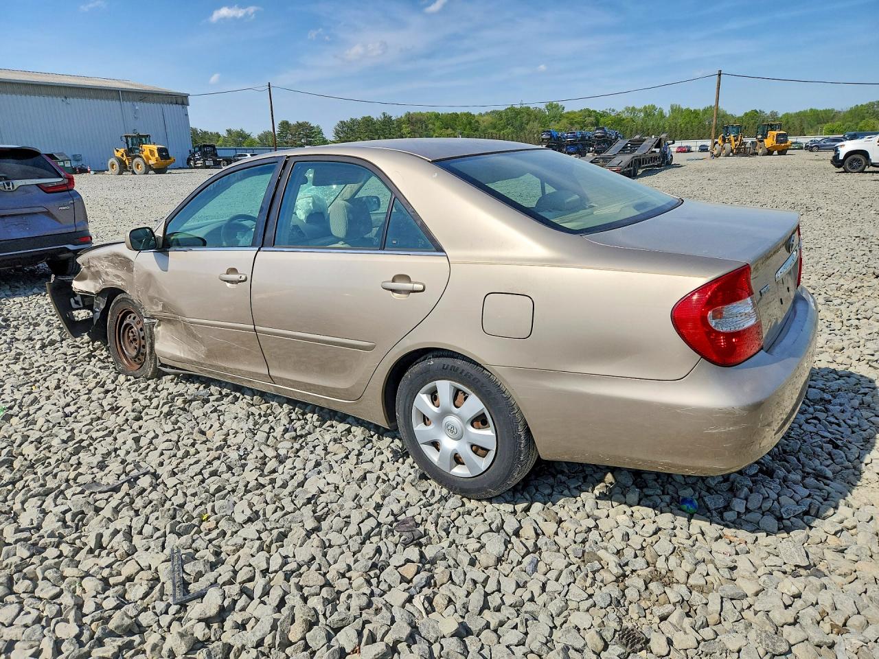 2003 TOYOTA CAMRY LE photo 4