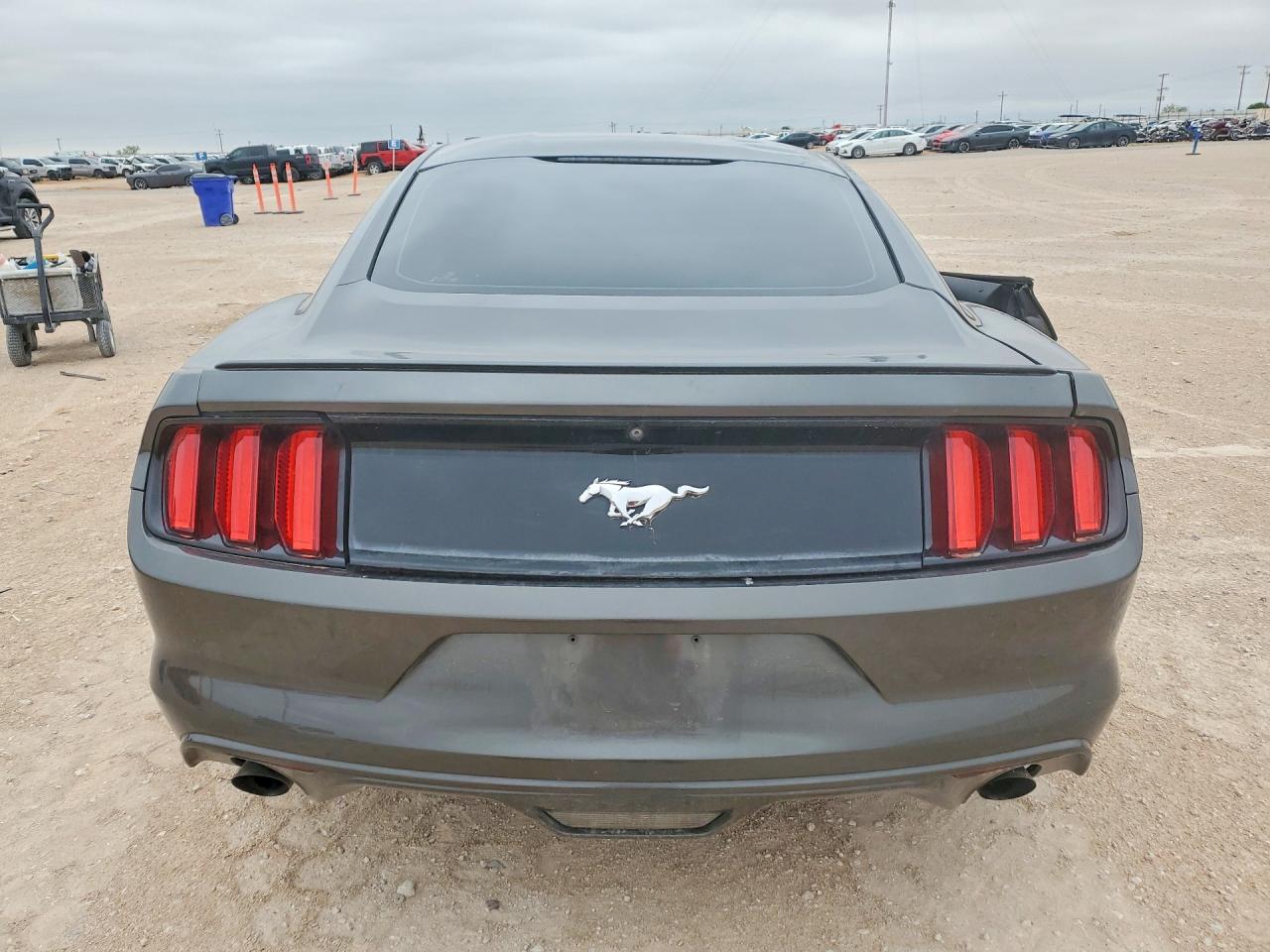 2015 FORD MUSTANG photo 11