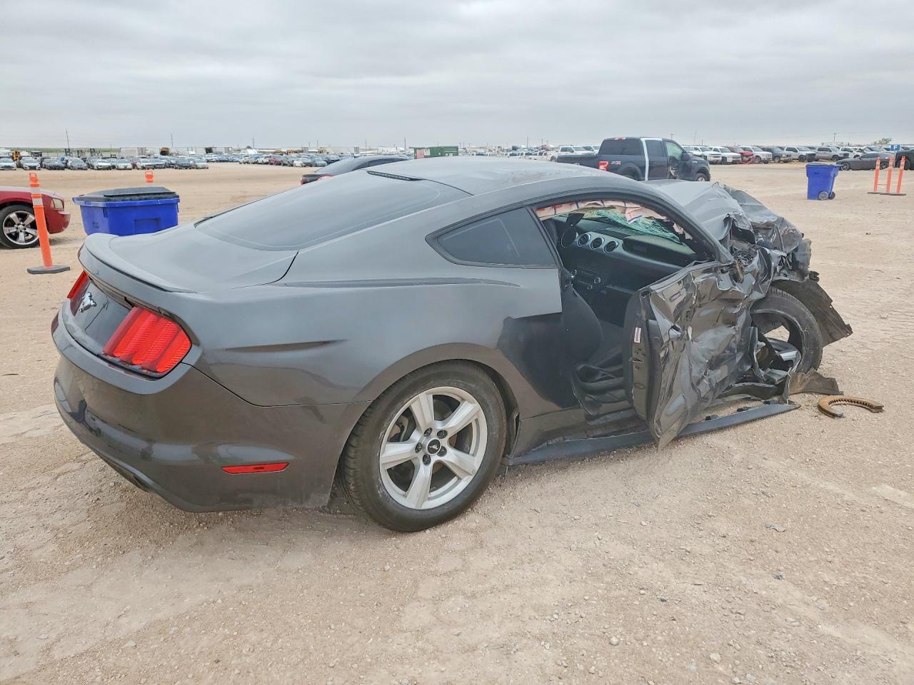 2015 FORD MUSTANG photo 5