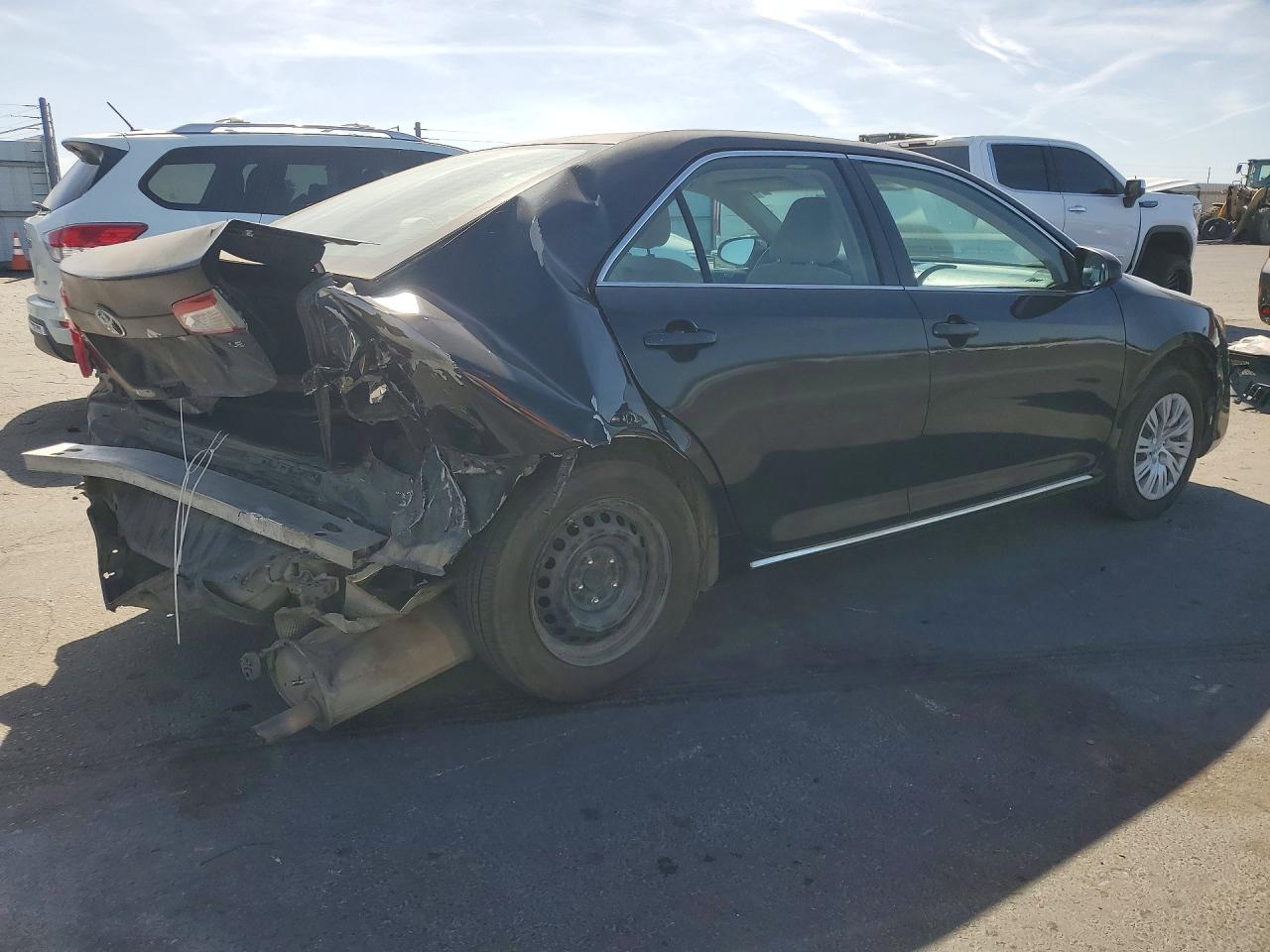 2012 TOYOTA CAMRY LE photo 3