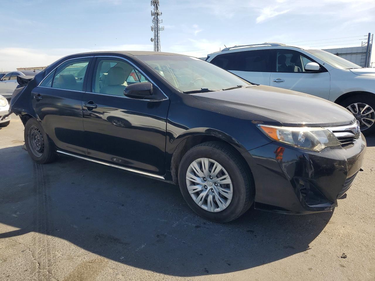 2012 TOYOTA CAMRY LE photo 4