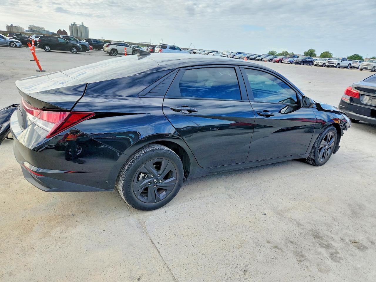 2021 HYUNDAI ELANTRA SEL photo 5