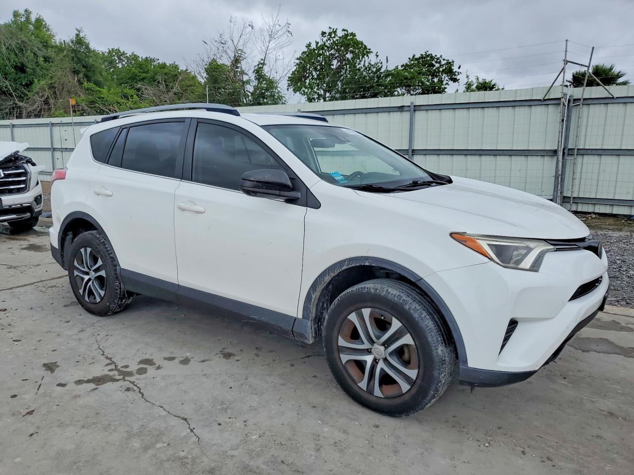 2018 TOYOTA RAV4 photo 10