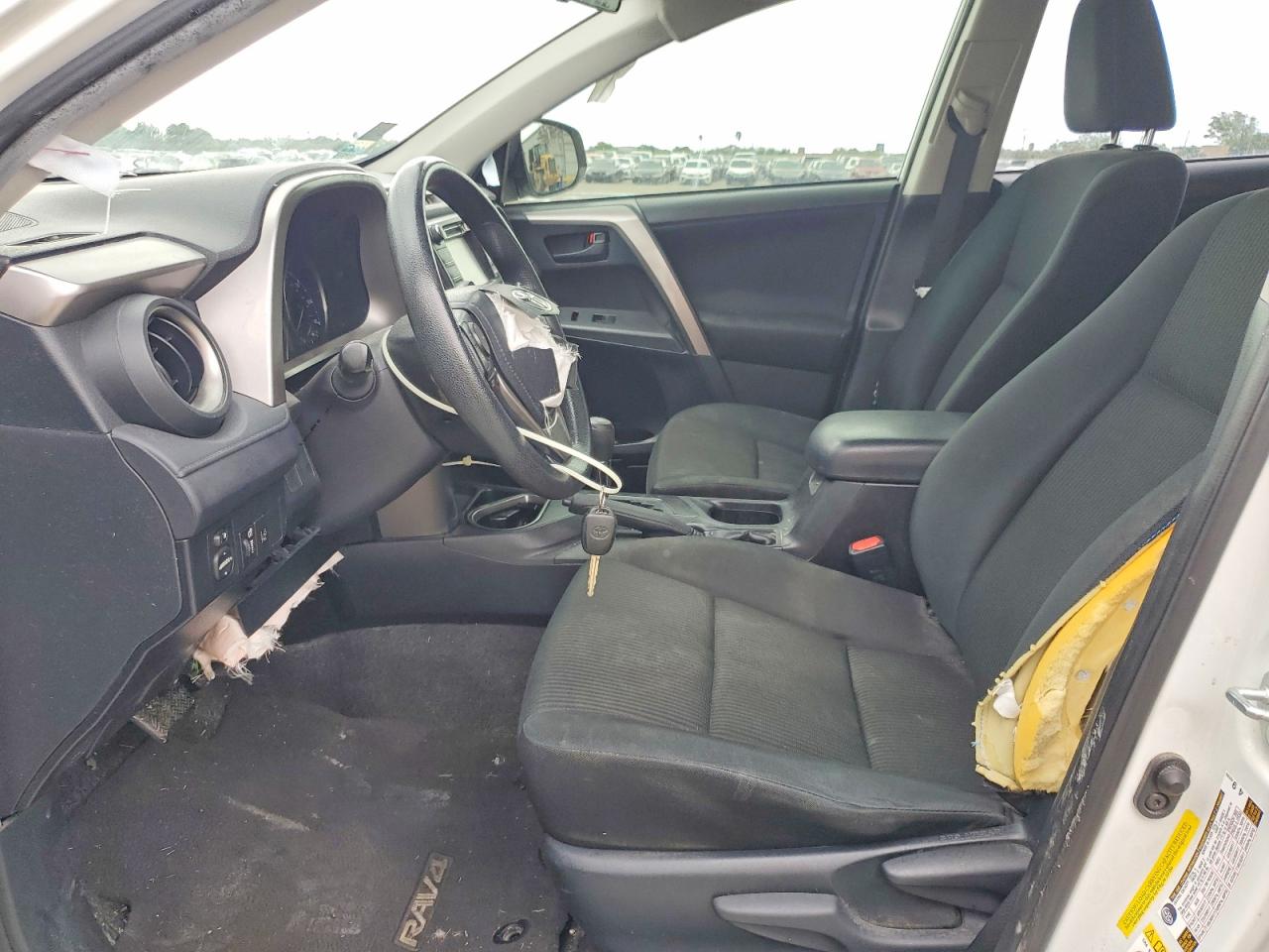 2018 TOYOTA RAV4 photo 19