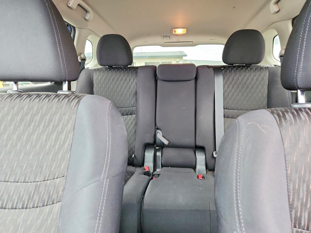 2019 NISSAN ROGUE SV photo 19