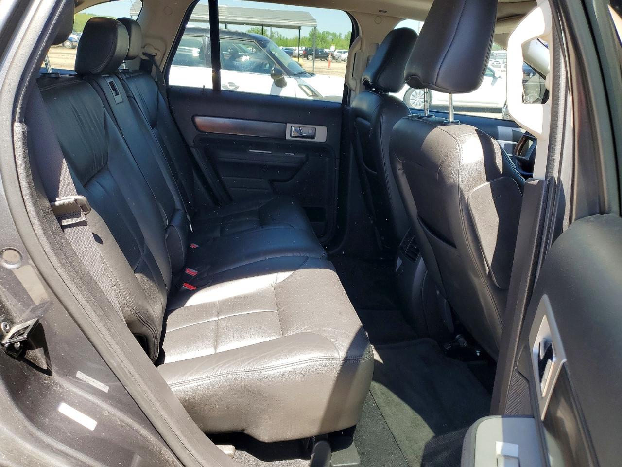 2007 LINCOLN TOWNHOUSE MKX photo 31