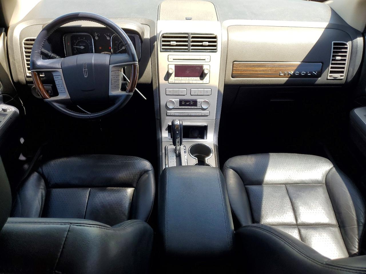 2007 LINCOLN TOWNHOUSE MKX photo 22