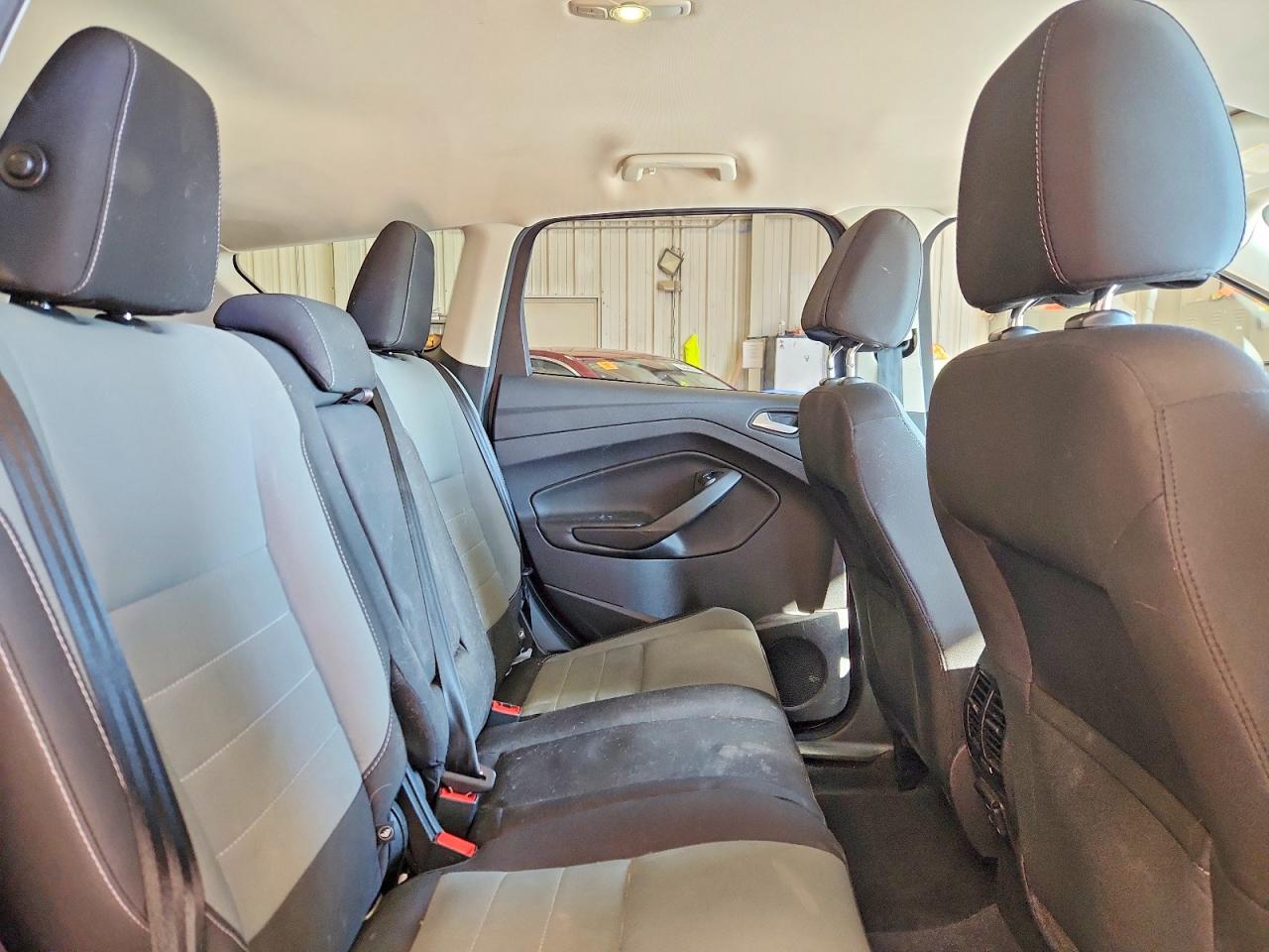 2016 FORD ESCAPE SE photo 21