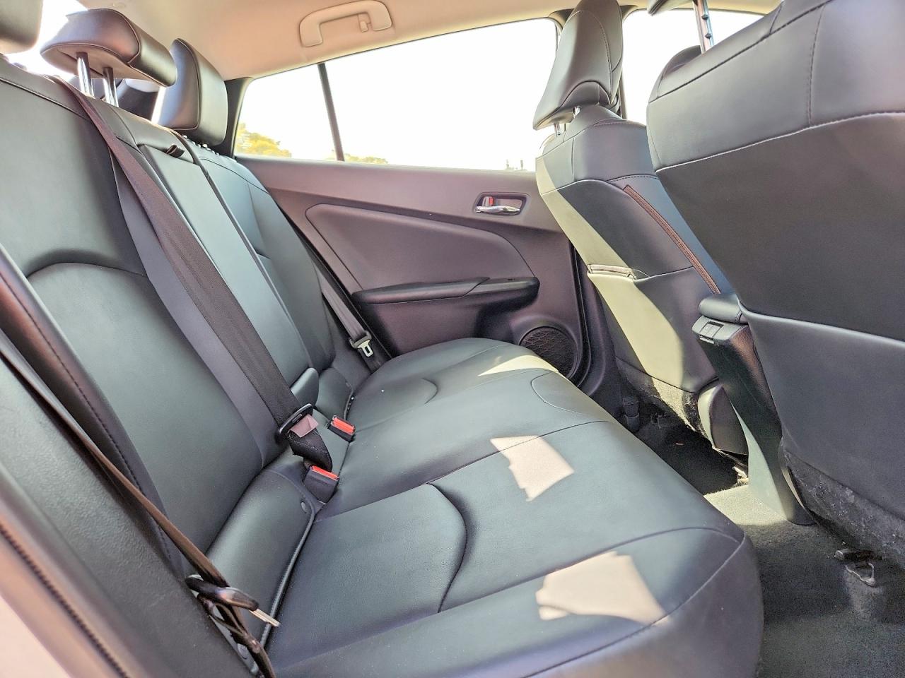2019 TOYOTA PRIUS XLE AWD-E photo 19