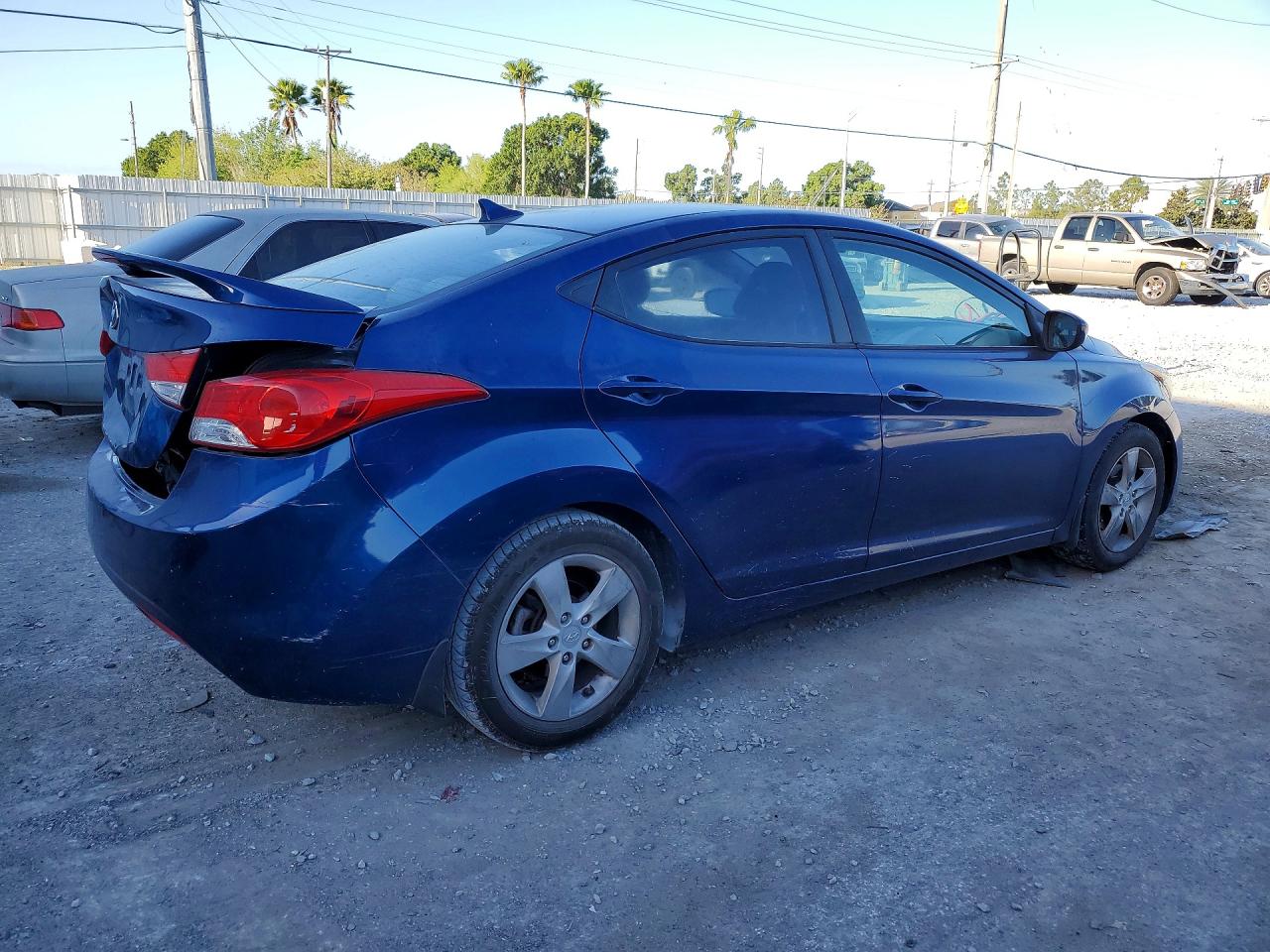 2013 HYUNDAI ELANTRA GLS photo 7