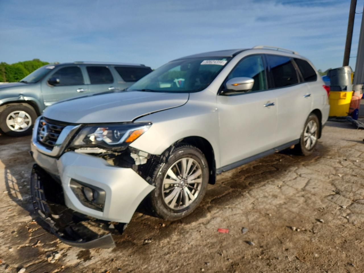2017 NISSAN PATHFINDER