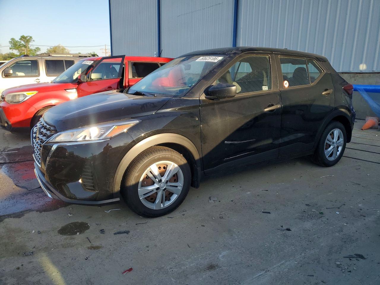 2021 NISSAN KICKS