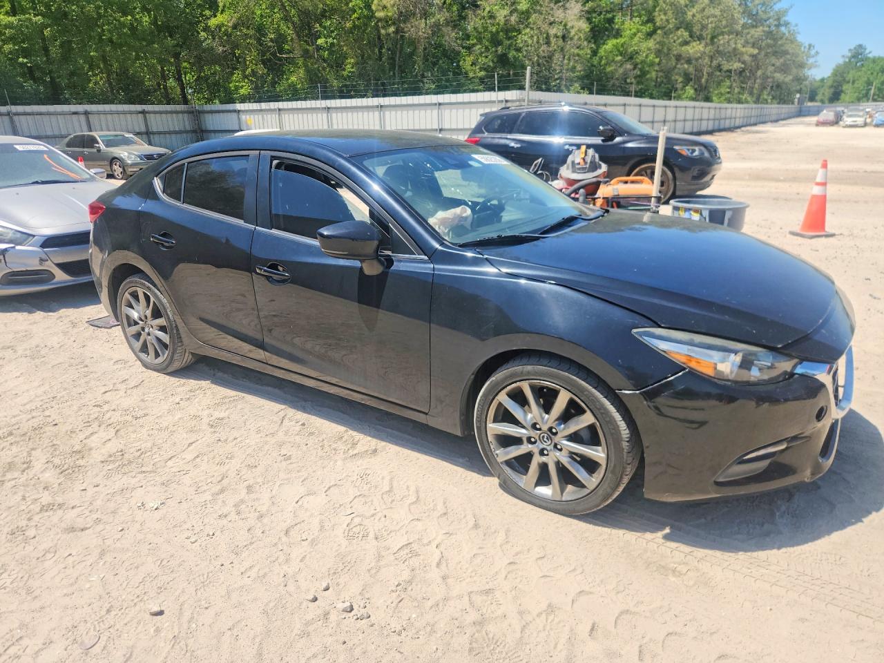 2018 MAZDA 3 TOURING photo 4