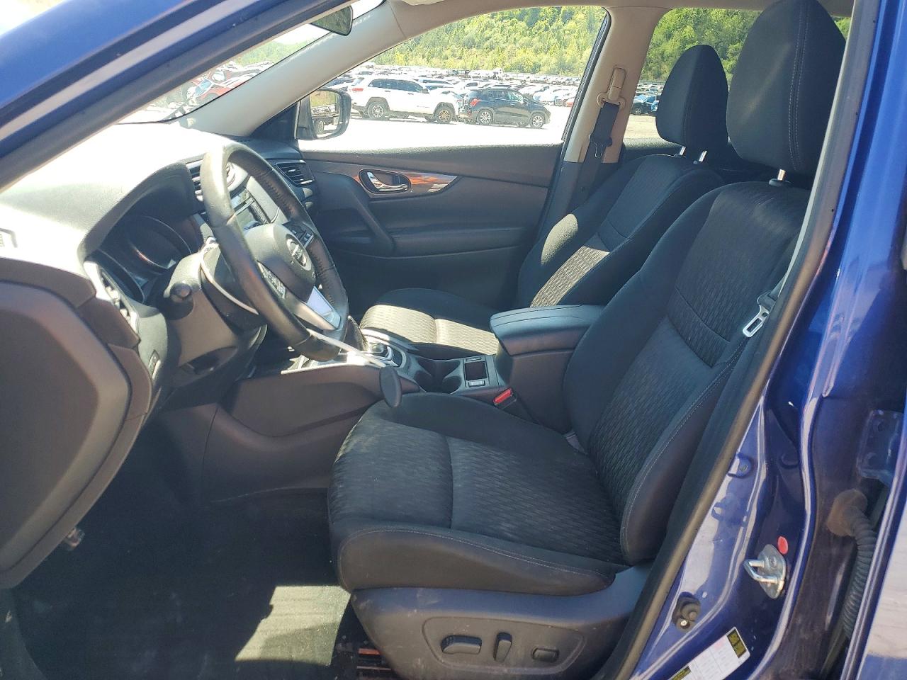 2019 NISSAN ROGUE SV photo 19