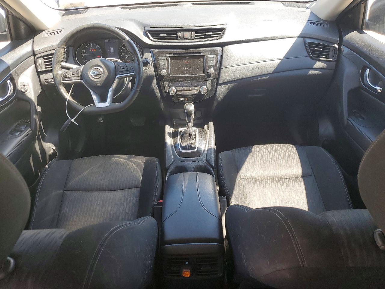 2019 NISSAN ROGUE SV photo 22