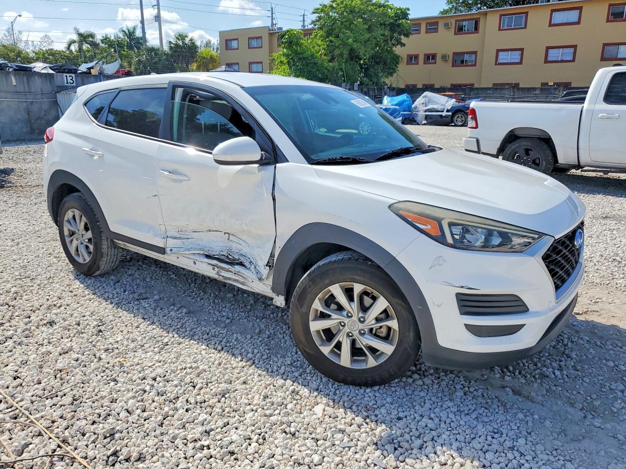 2020 HYUNDAI TUCSON SE photo 10