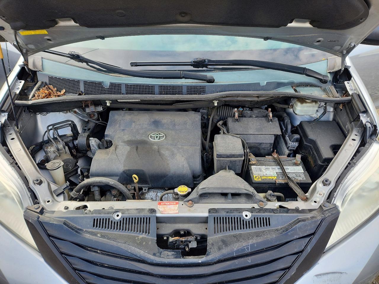 2013 TOYOTA SIENNA L 7-PASSENGER photo 23