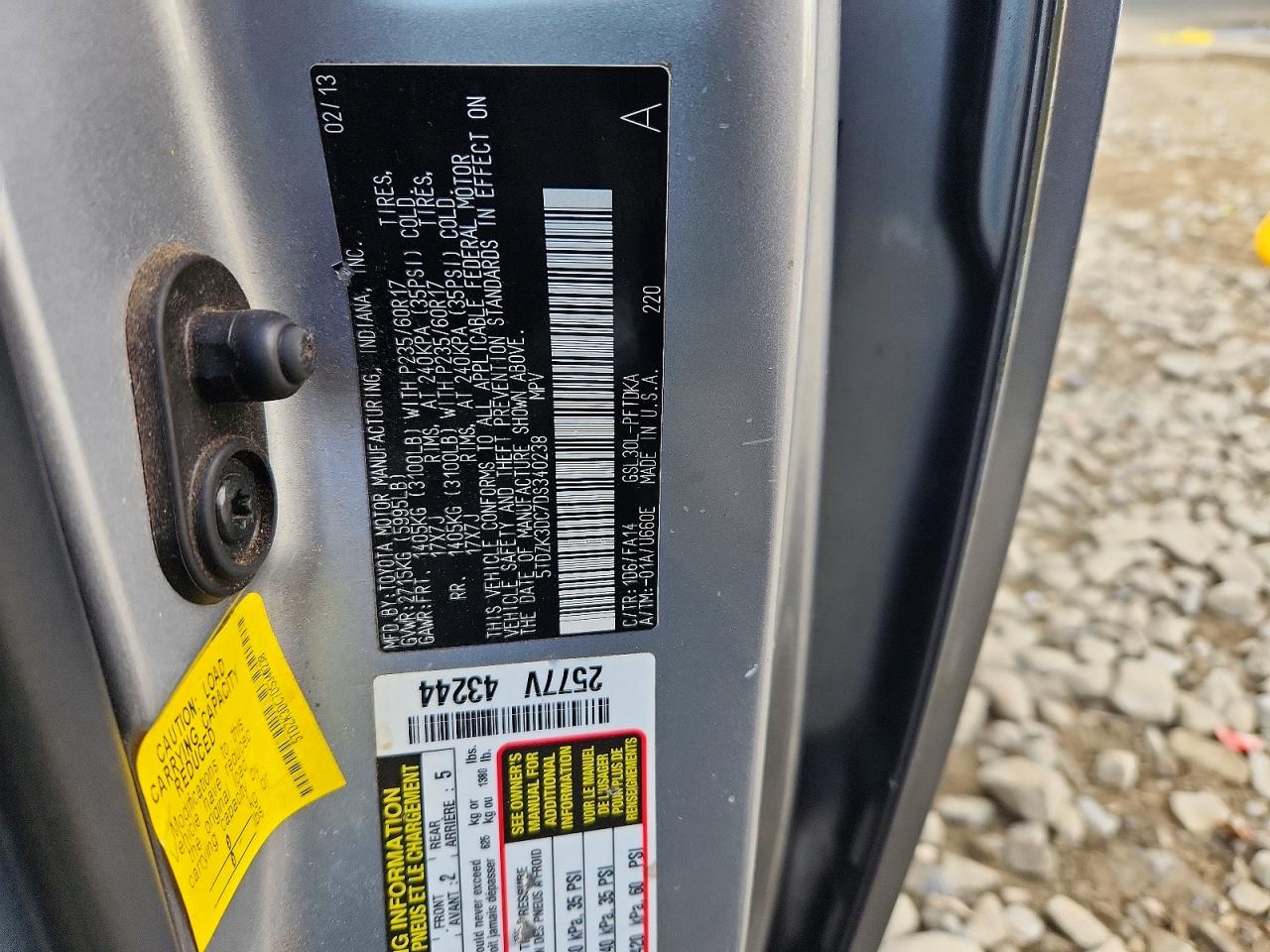 2013 TOYOTA SIENNA L 7-PASSENGER photo 25