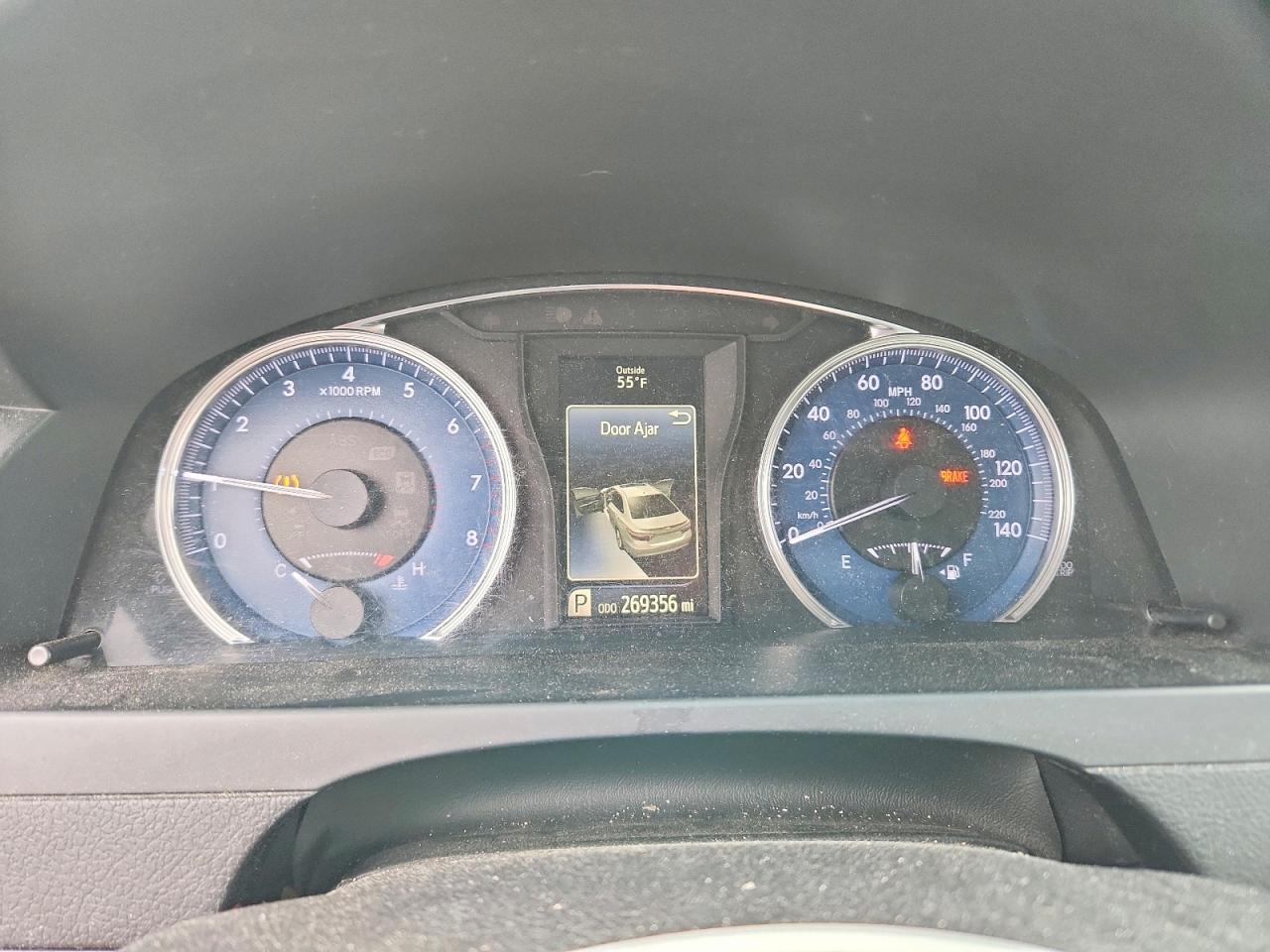 2016 TOYOTA CAMRY XLE photo 9