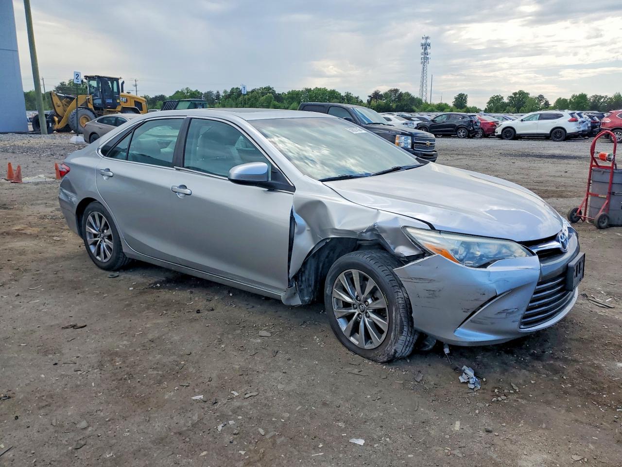 2016 TOYOTA CAMRY XLE photo 4