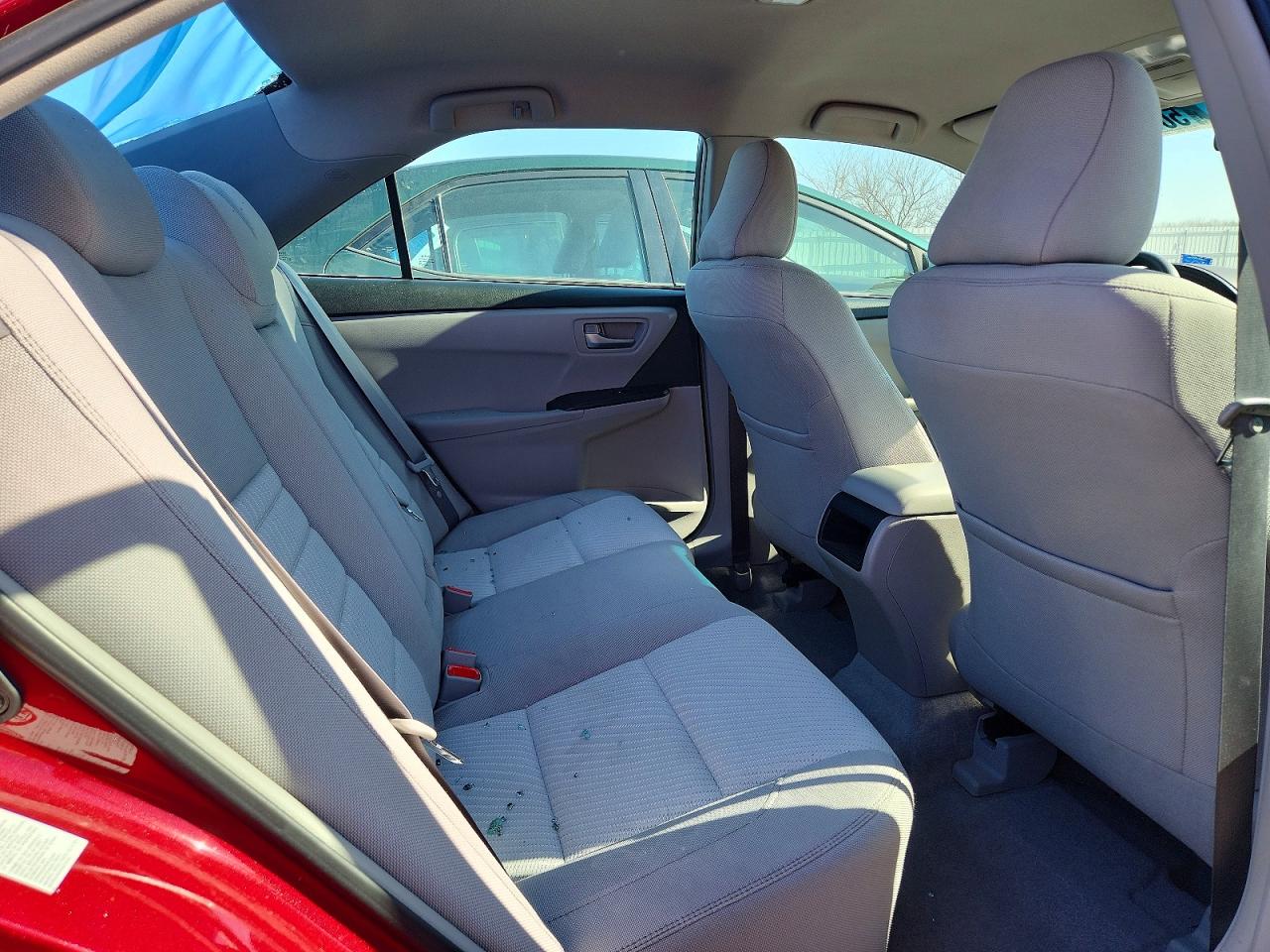 2017 TOYOTA CAMRY LE photo 28