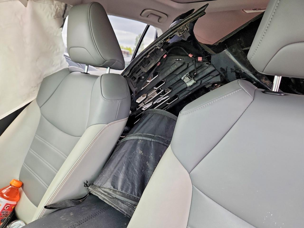 2019 TOYOTA RAV4 LIMITED photo 19
