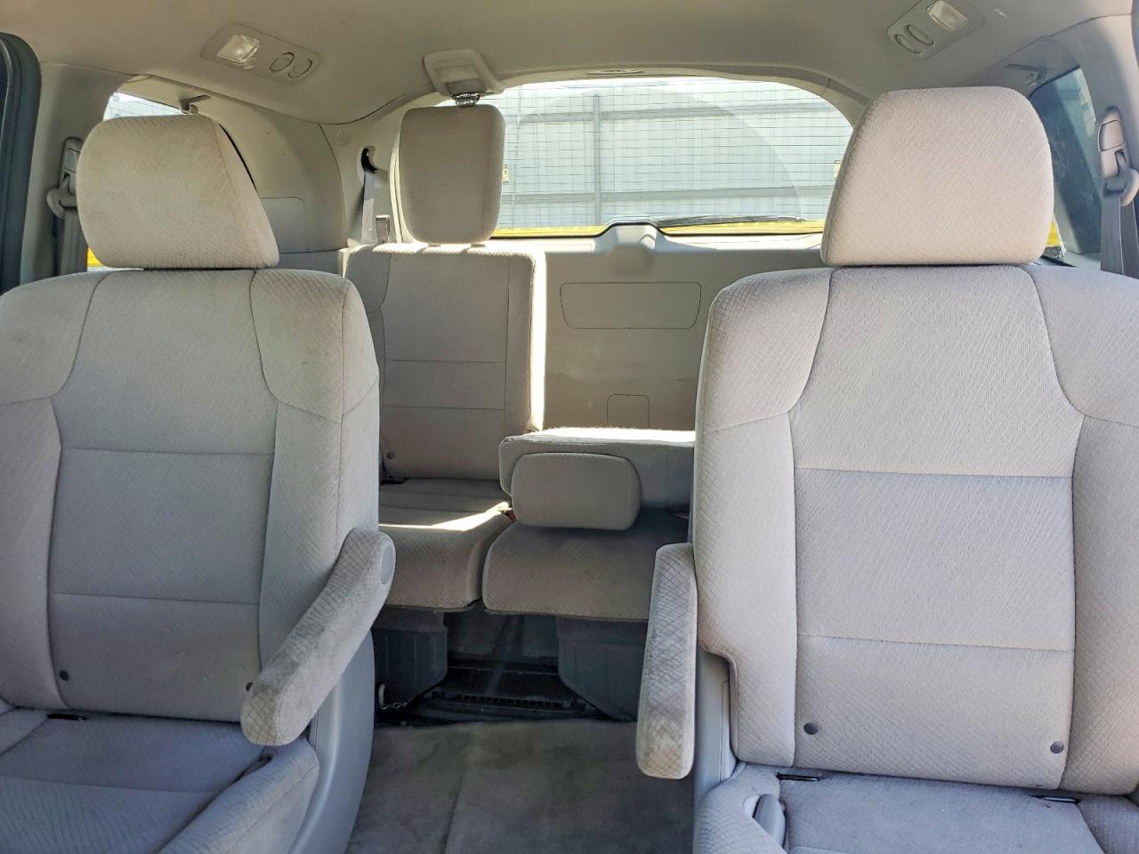 2016 HONDA ODYSSEY LX photo 19