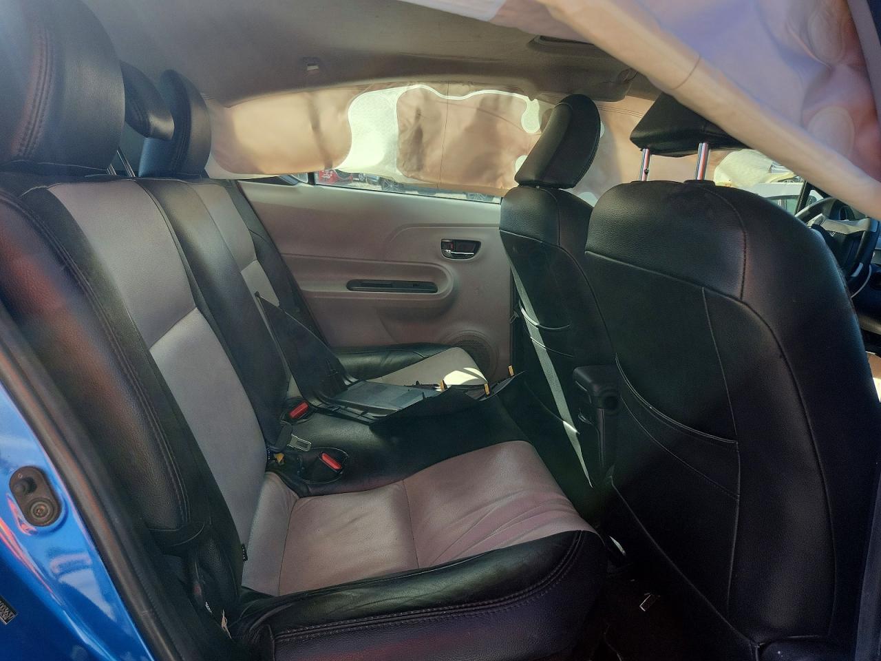 2012 TOYOTA PRIUS C THREE photo 28