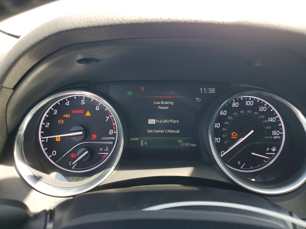 2020 TOYOTA CAMRY XLE photo 25