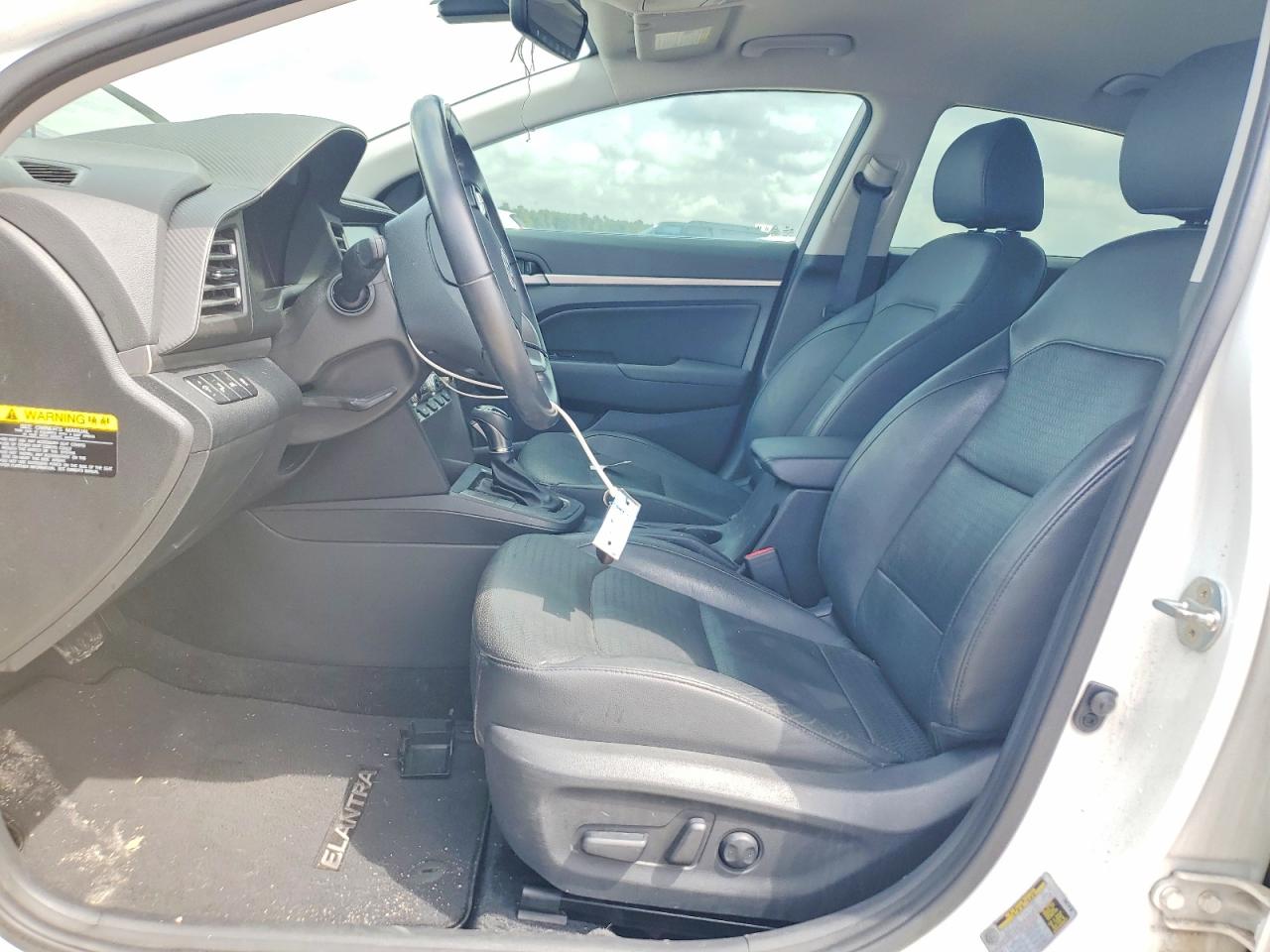 2019 HYUNDAI ELANTRA LIMITED photo 19