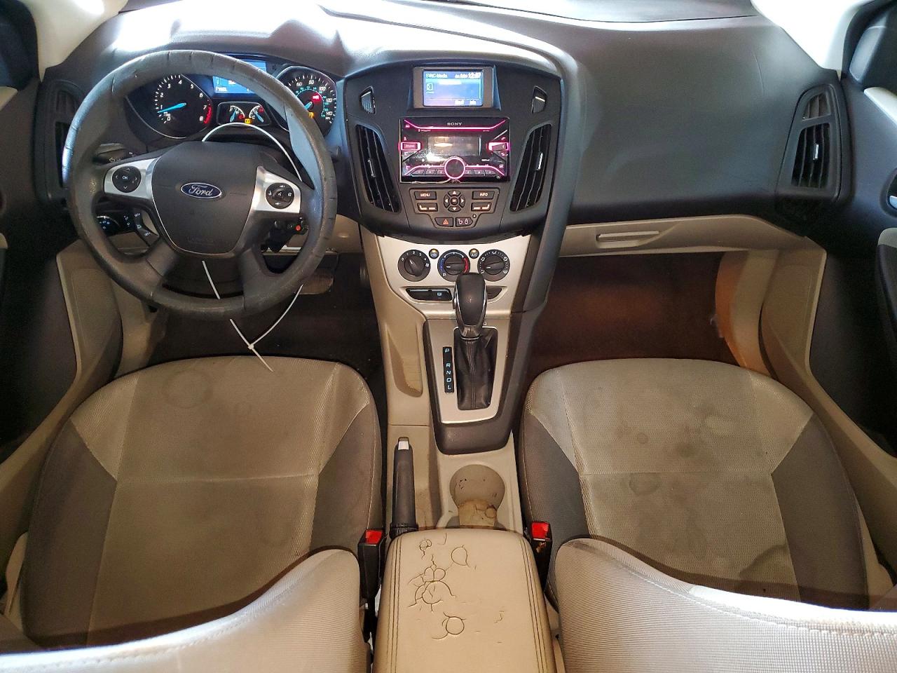 2014 FORD FOCUS SE photo 8