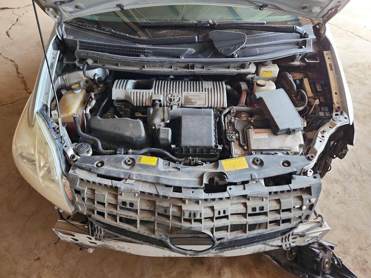 2012 TOYOTA PRIUS TWO photo 11