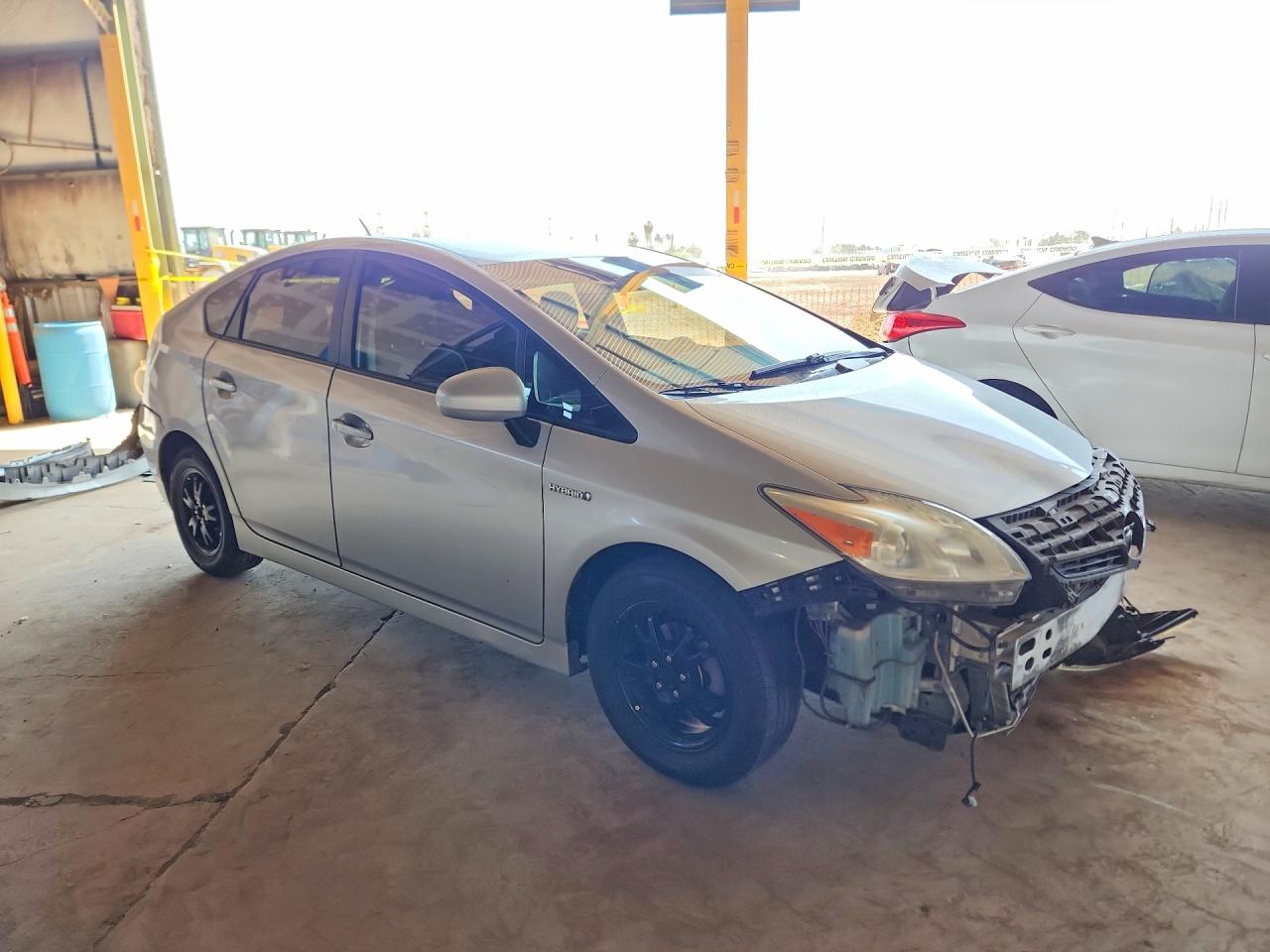 2012 TOYOTA PRIUS TWO photo 4