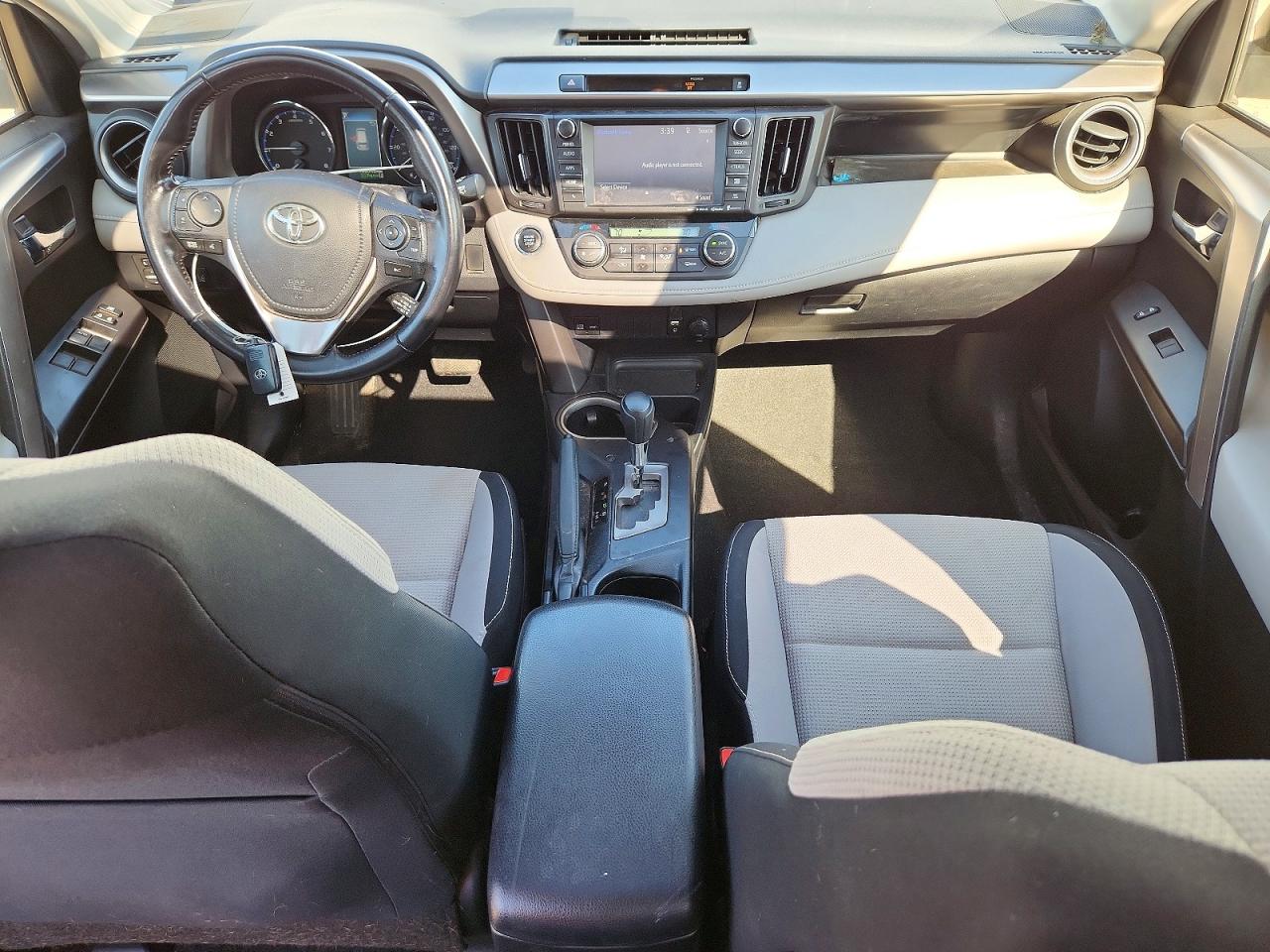 2016 TOYOTA RAV4 XLE photo 8