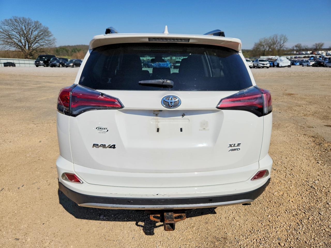 2016 TOYOTA RAV4 XLE photo 6