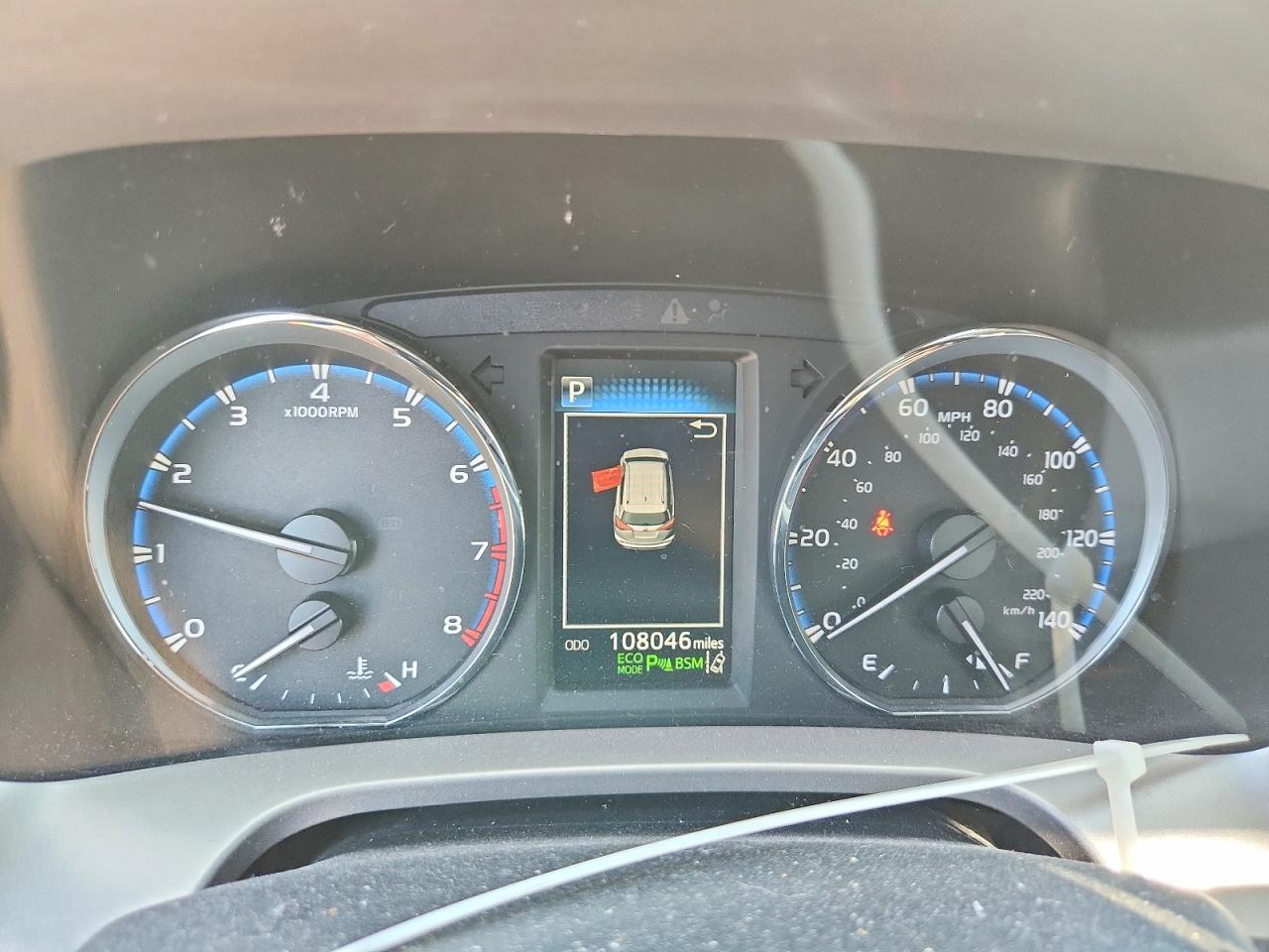2016 TOYOTA RAV4 XLE photo 9