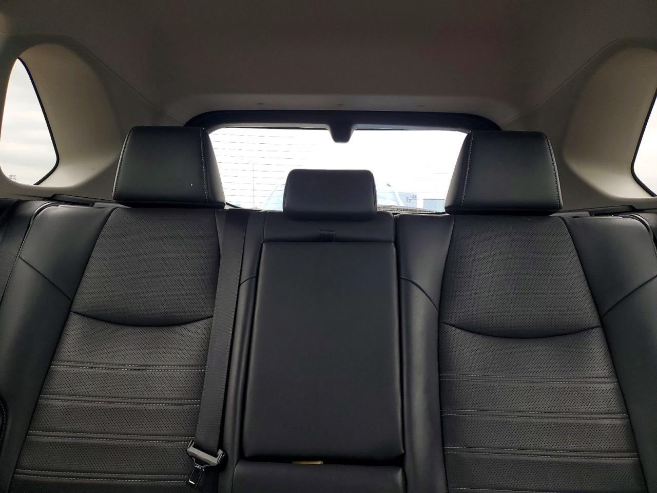 2019 TOYOTA RAV4 LIMITED photo 19