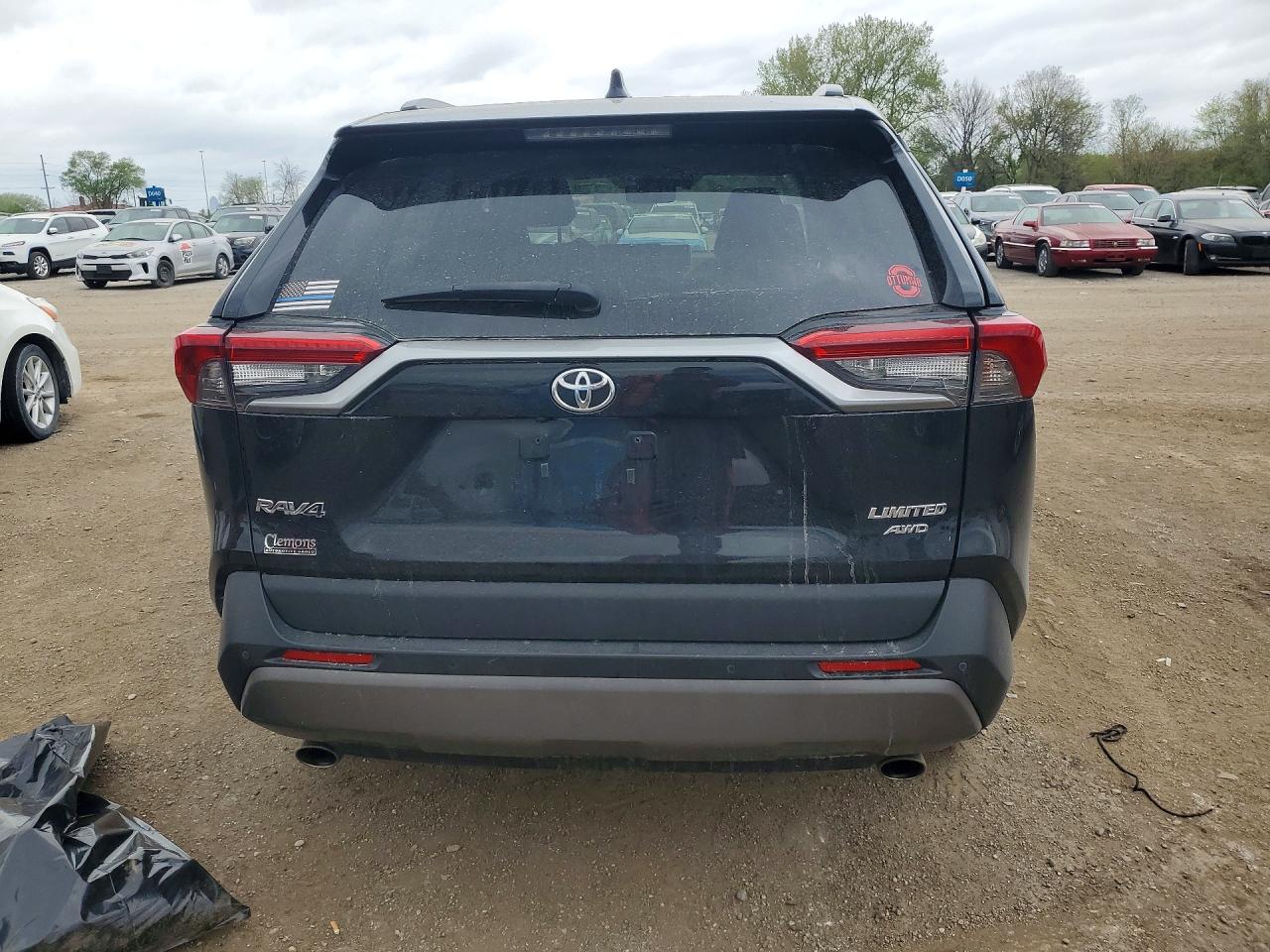 2019 TOYOTA RAV4 LIMITED photo 11
