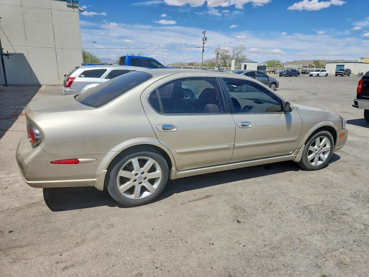 2003 NISSAN MAXIMA GXE photo 3
