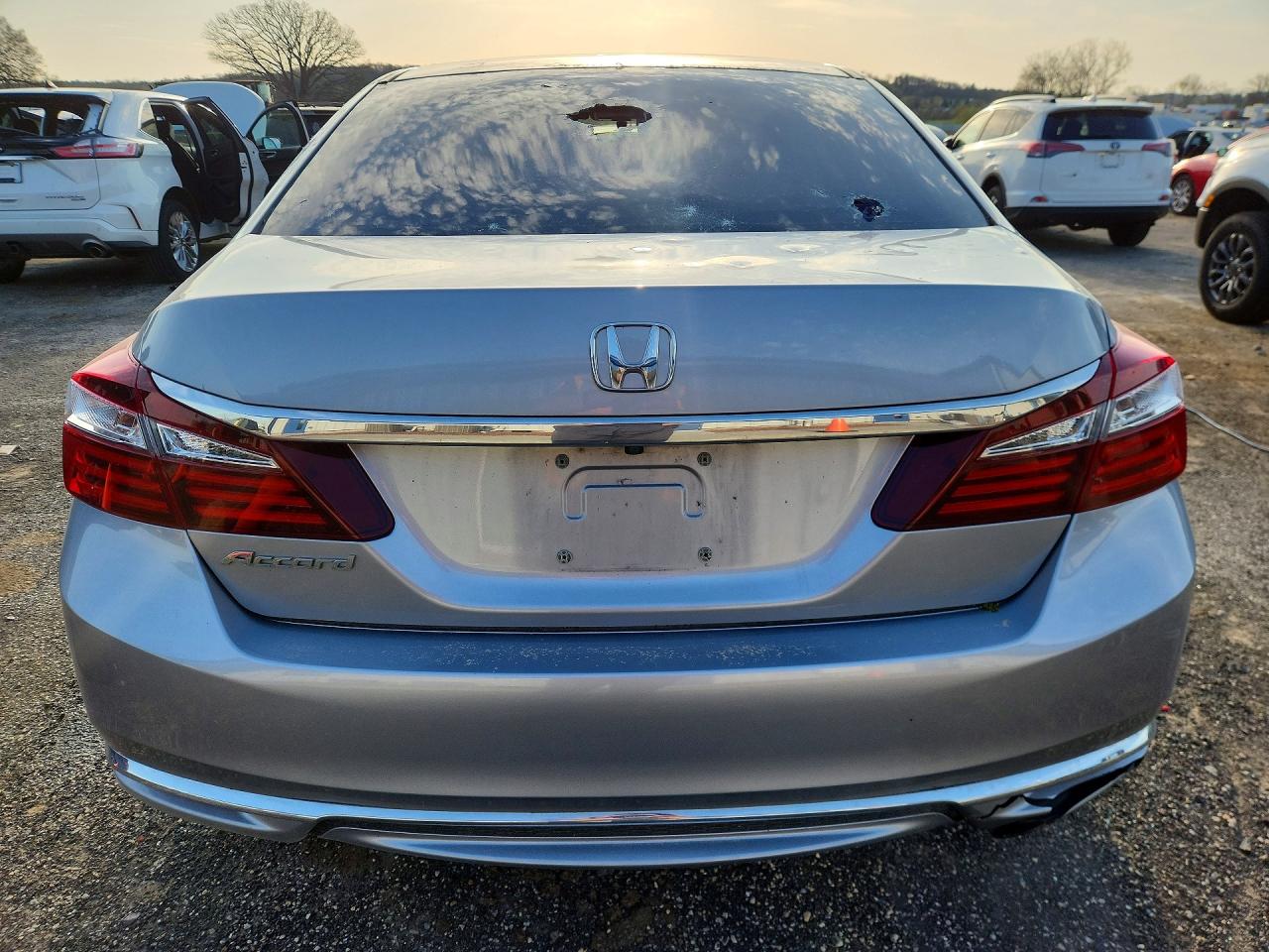 2017 HONDA ACCORD LX photo 16