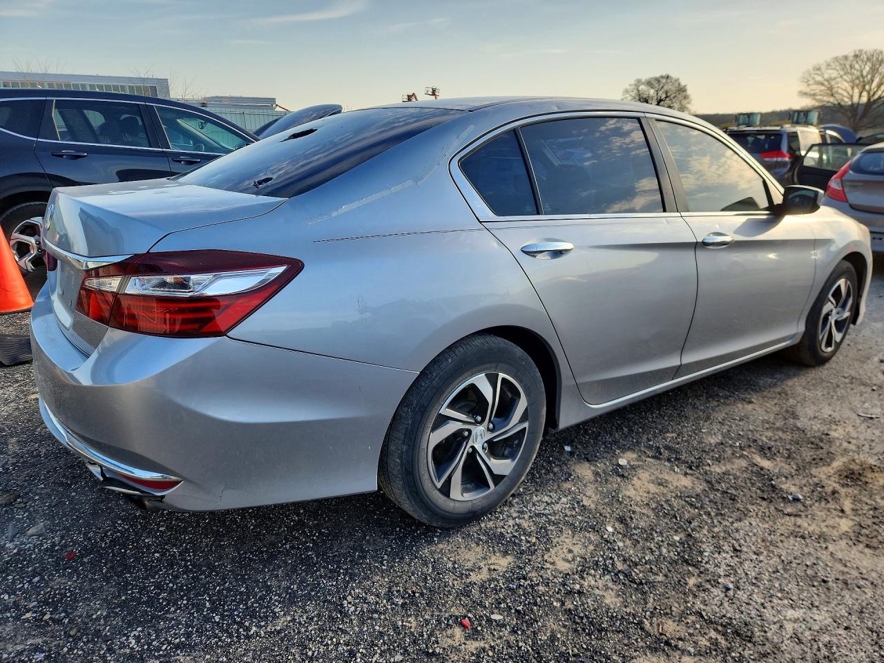 2017 HONDA ACCORD LX photo 7