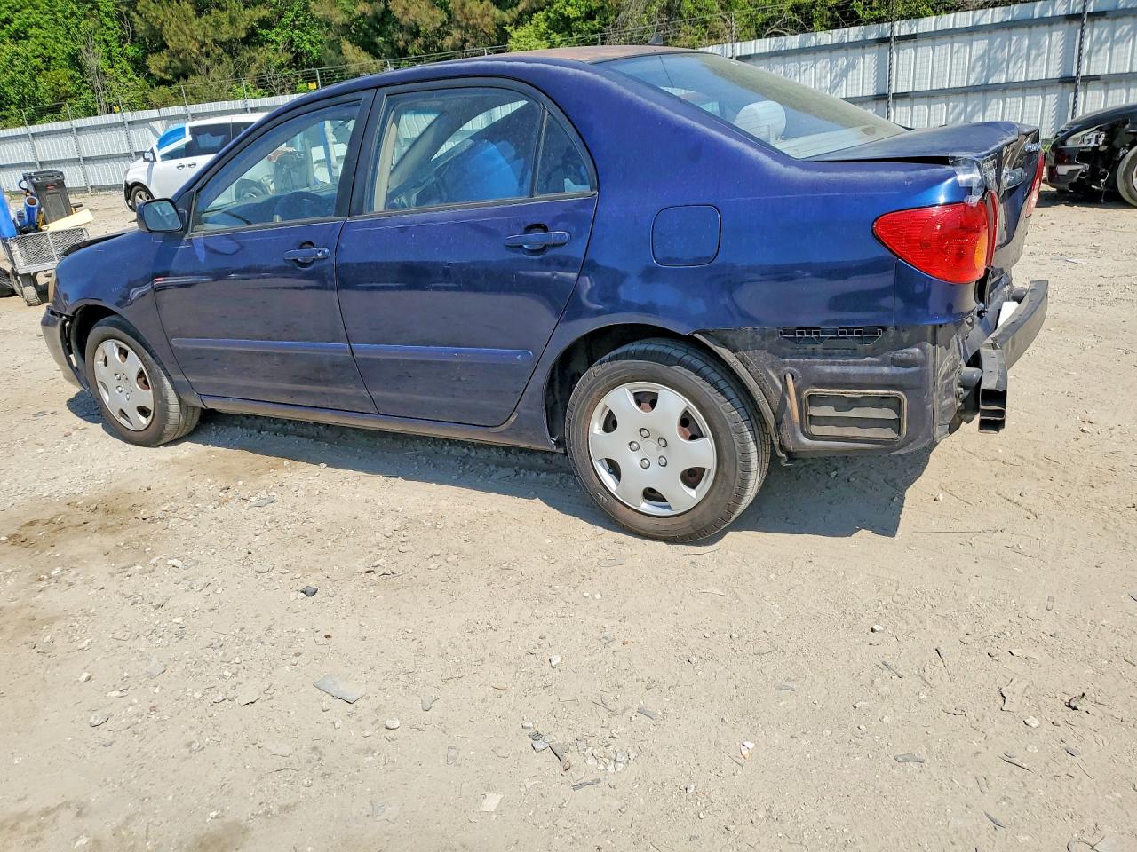 2004 CHEV COROLLA photo 3