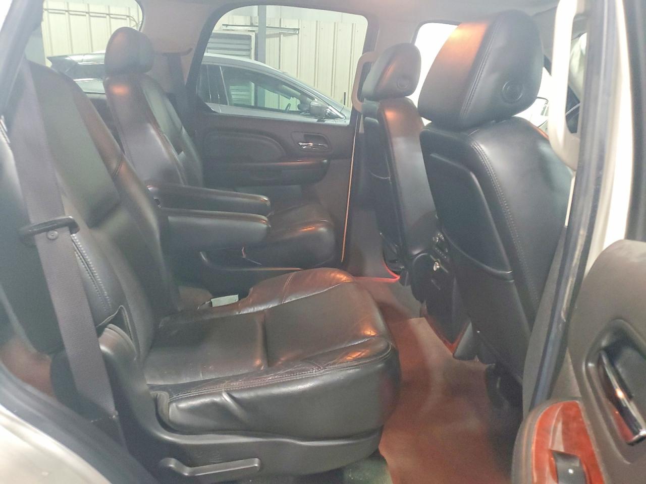 2008 CADILLAC ESCALADE LUXURY photo 11