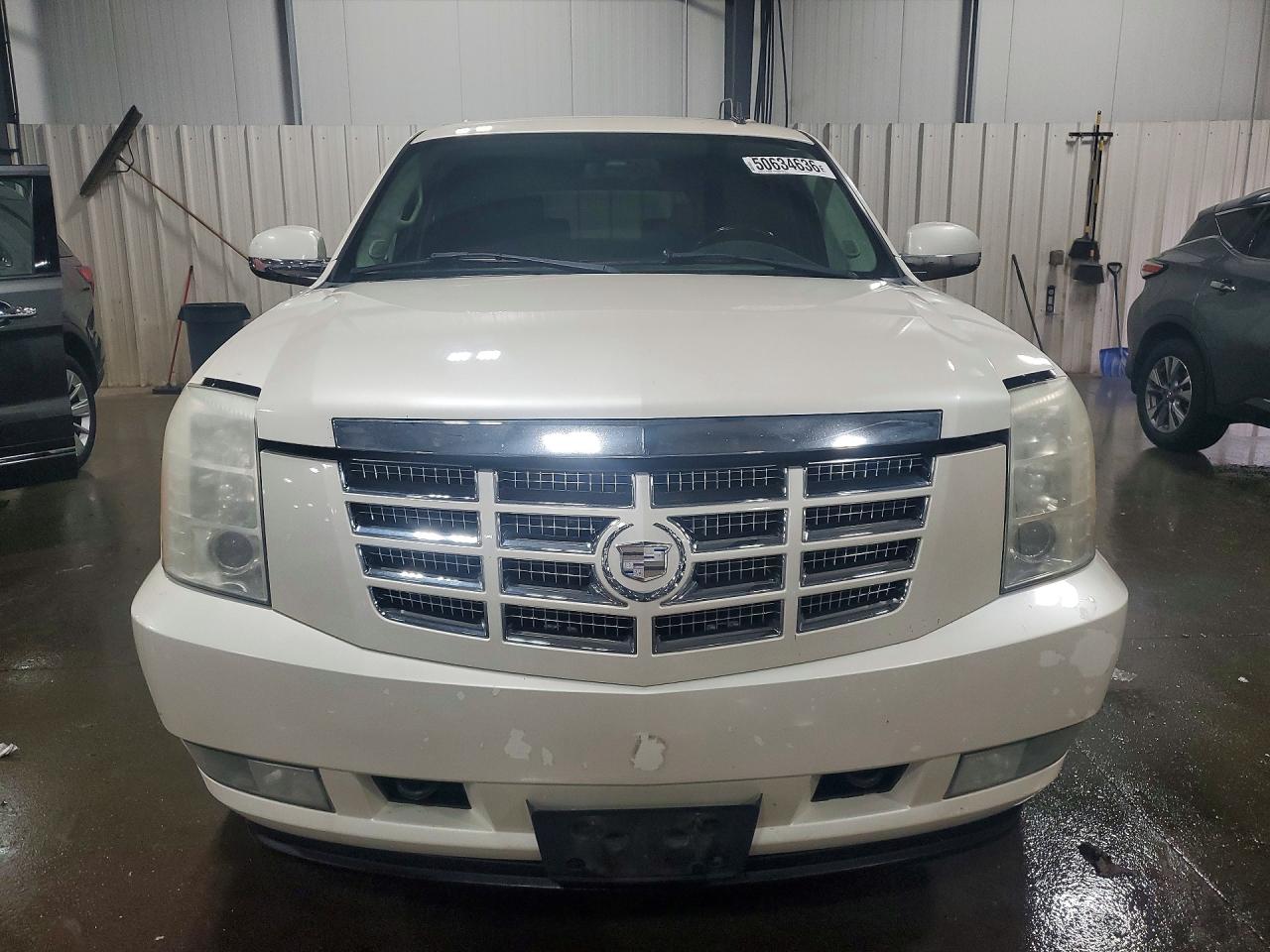 2008 CADILLAC ESCALADE LUXURY photo 5