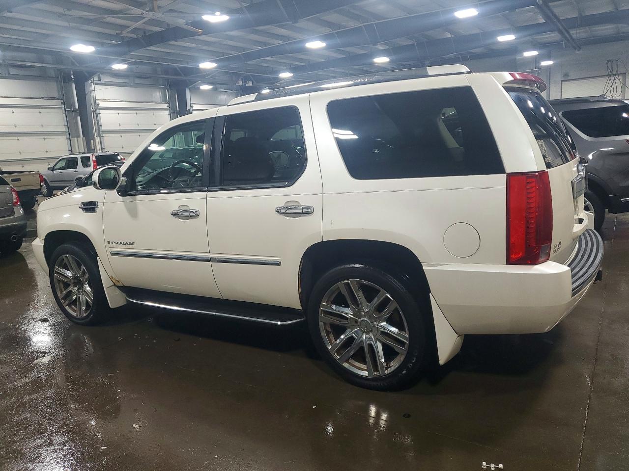 2008 CADILLAC ESCALADE LUXURY photo 2