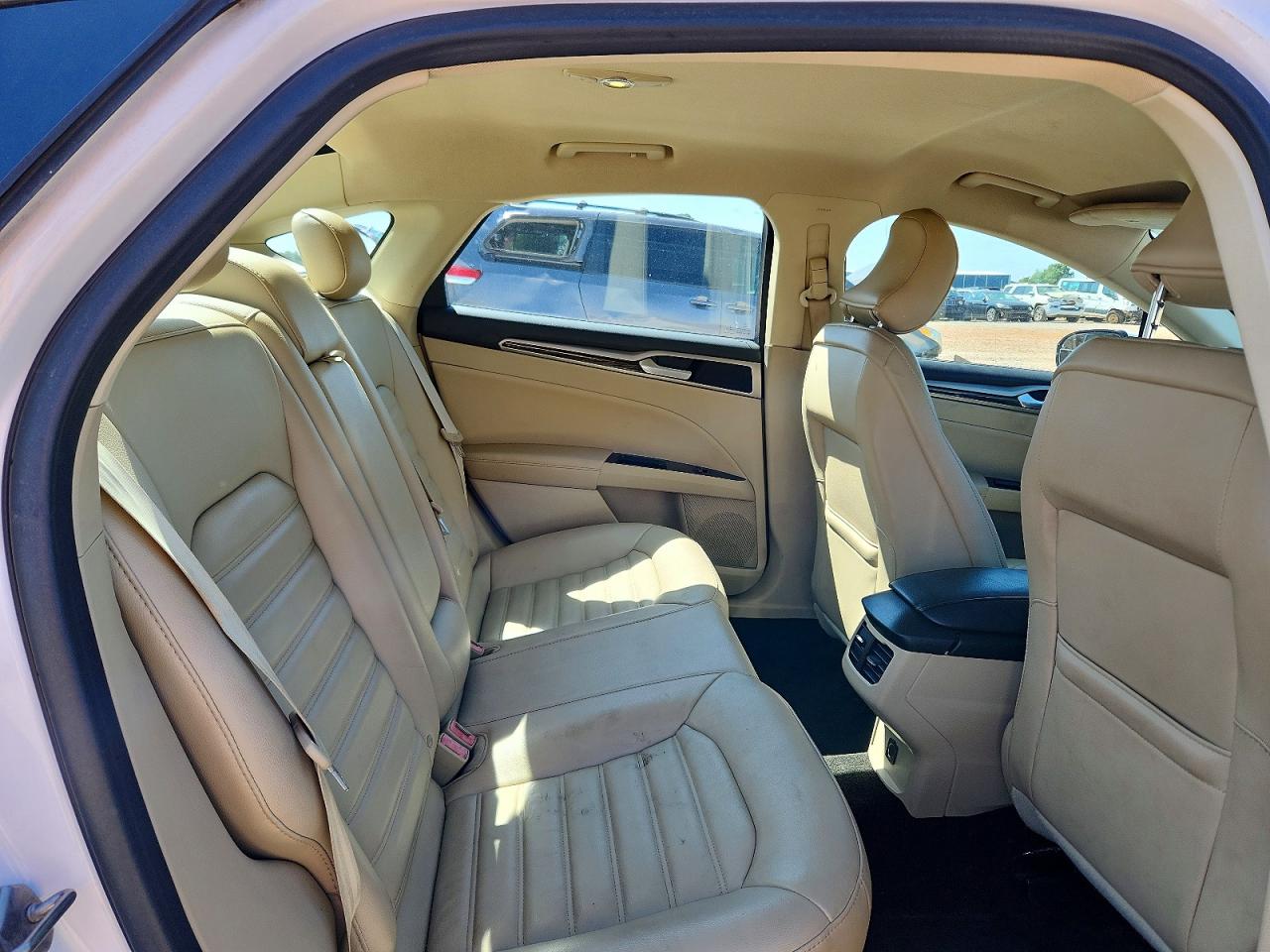 2016 FORD FUSION SE photo 19