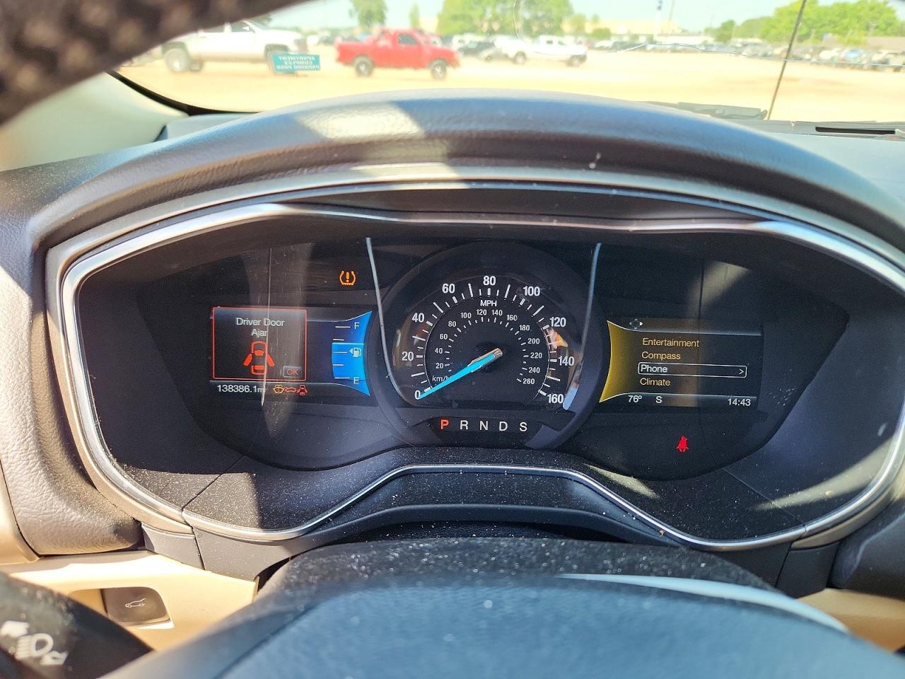 2016 FORD FUSION SE photo 17